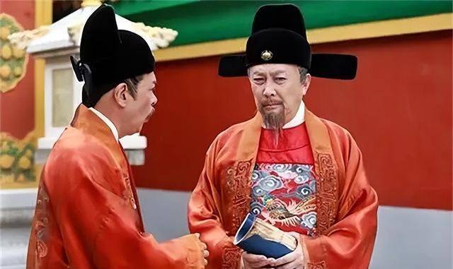 官员剧照然而,预算制度在今天都容易出现问题,在古代就更是漏洞百出了