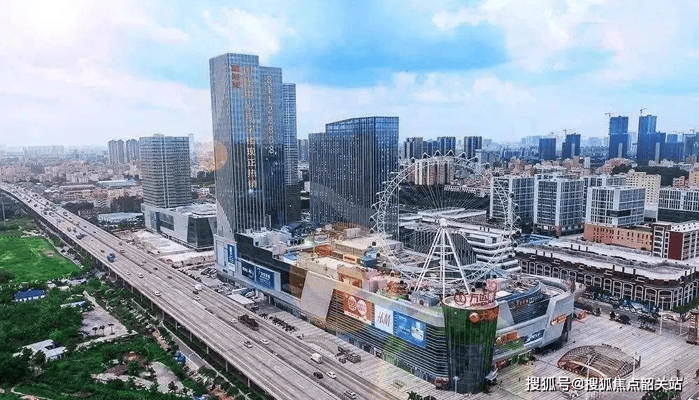 距在建中的里水嘉洲广场约800米,嘉洲广场由10.