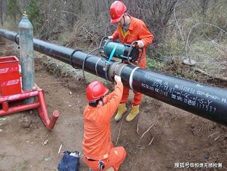 工业内窥镜如何进入管道进行检测
