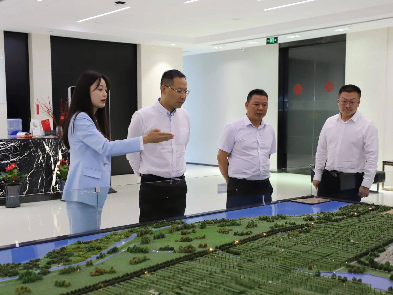 淮安市洪泽区老子山镇党委领导一行莅临金恪集团调研洽谈_发展_康养