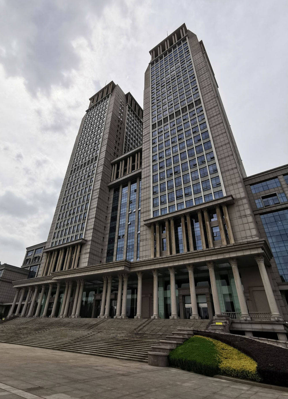 走进复旦大学:感受百年名校的文化氛围和美味佳肴_食堂_校园_光华