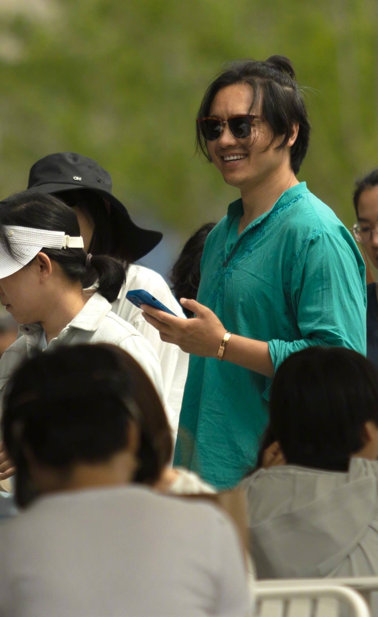 董璇晒vlog为女儿庆生,前夫高云翔罕见出镜,星味黯淡认不出_方向_爸爸
