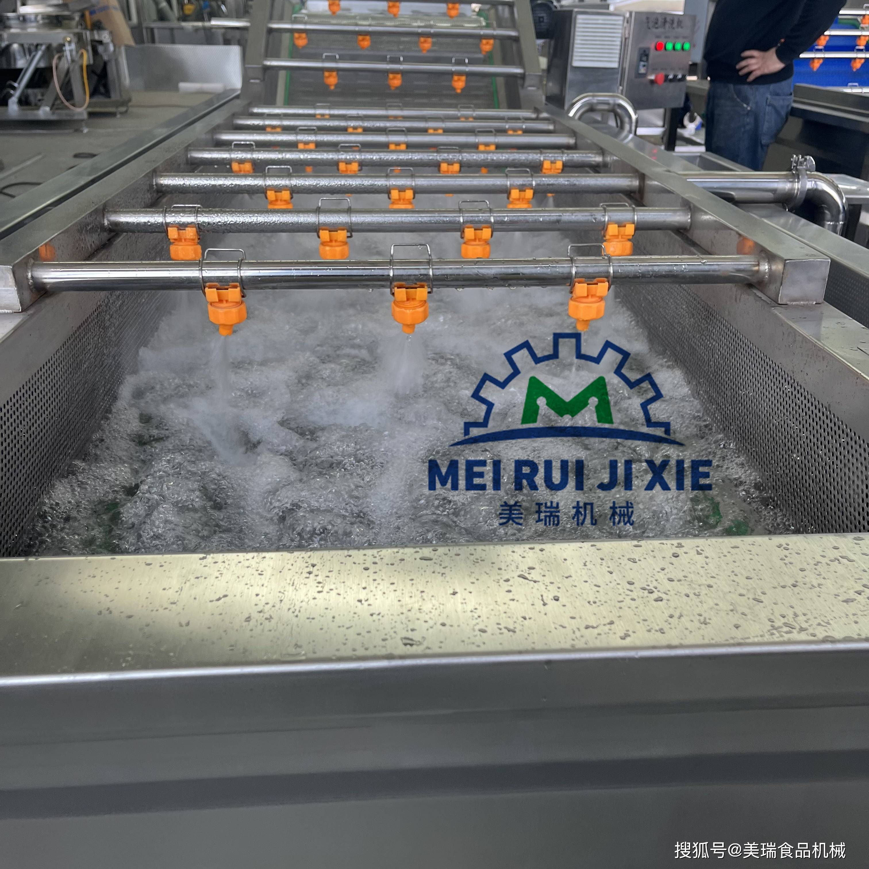 玻璃瓶清洗流水线 牛肉酱清洗流水线 气泡清洗流水线_设备_表面_物料