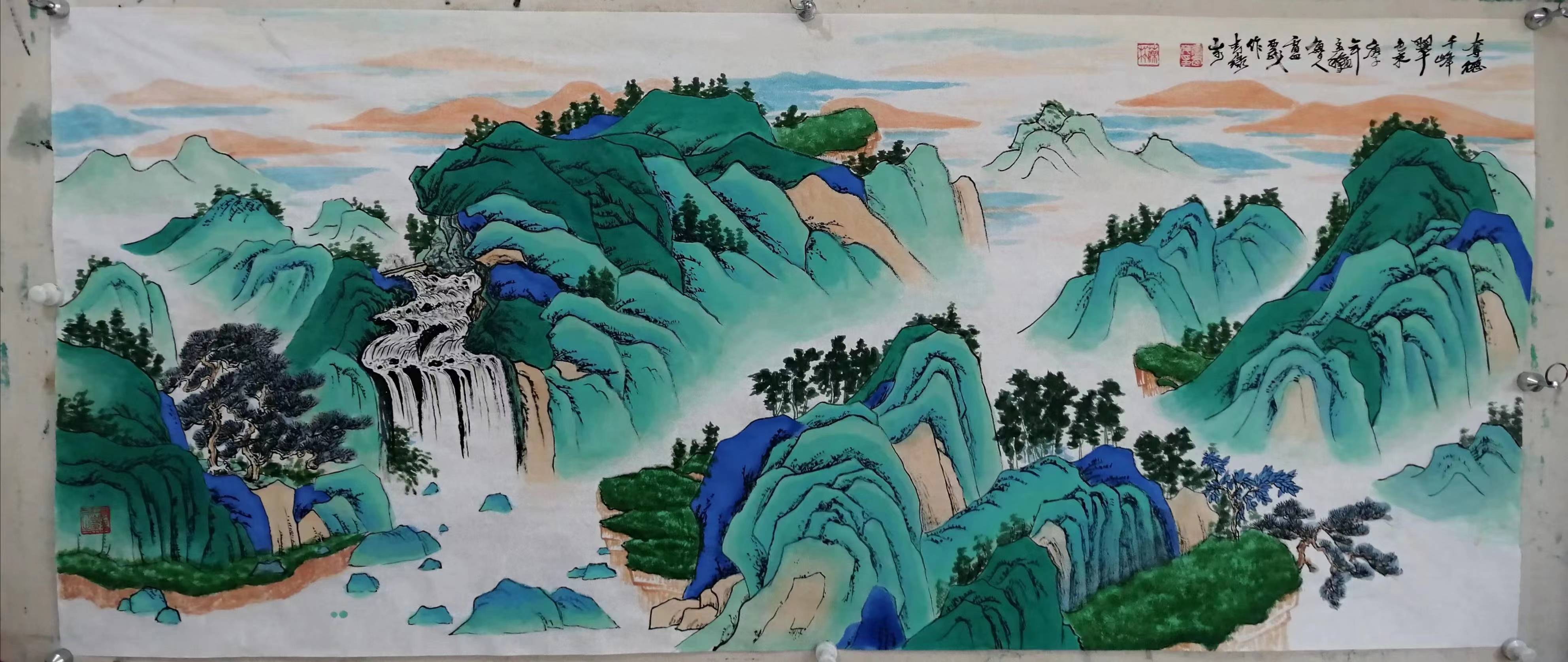 一位著名书画评论家这样评价"卢西茂的青绿山水以写意引人进入梦境,在