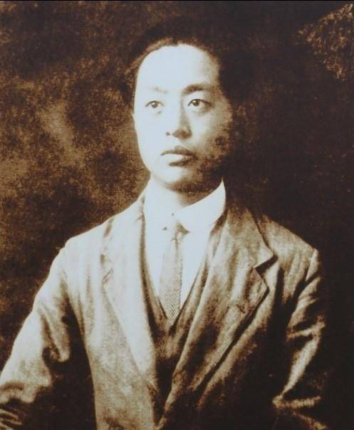 被逼离婚,她拒收生活费,坚称和丈夫断绝关系,却独守合影40年_萧三_谭