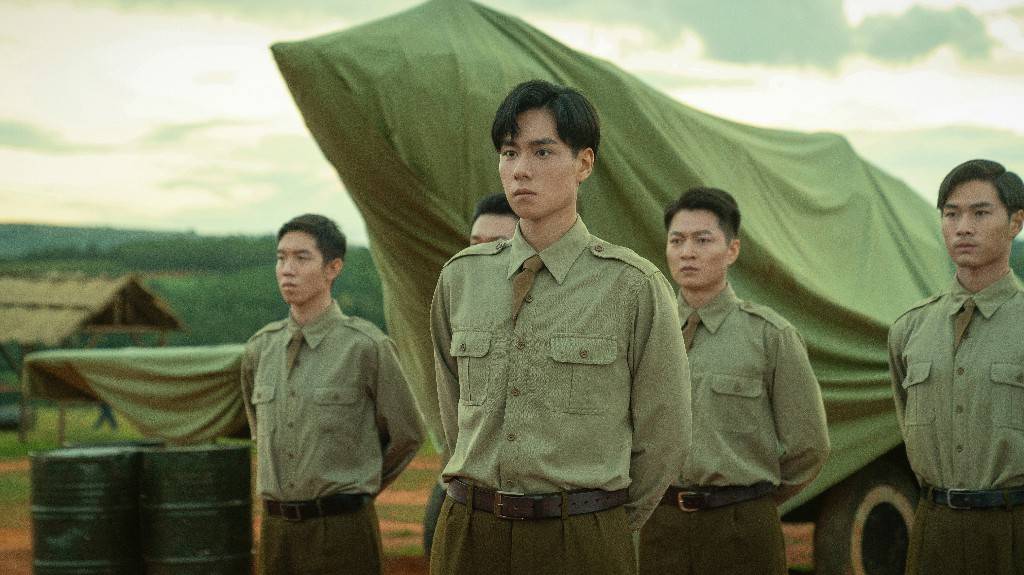 胡一天章若楠 无问归期诠释深情大爱 《战斗在云霄》7月1日东方影视