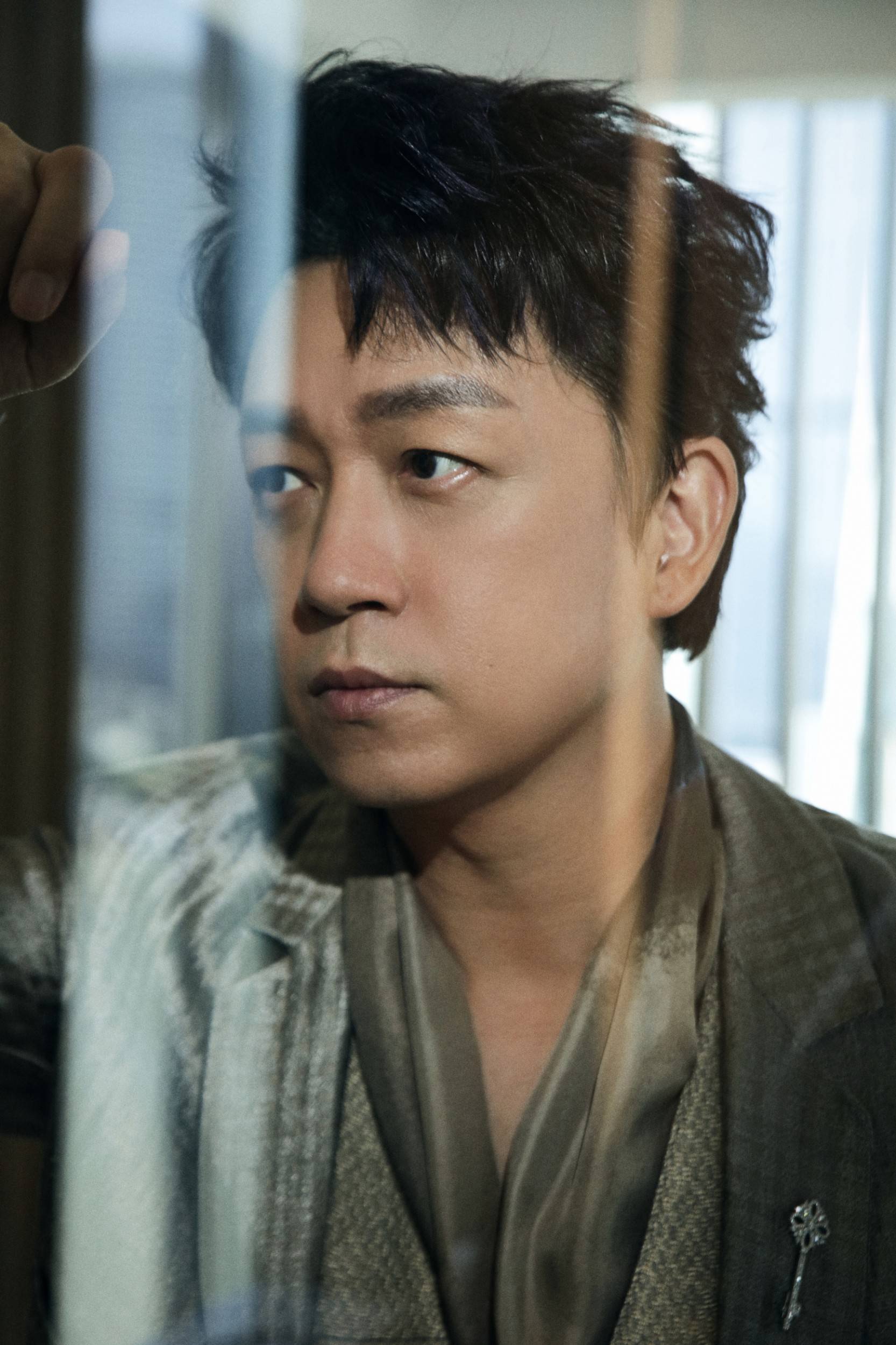 潘粤明亮相gq creative灵感派对 张驰雅致体验非凡异世界_背景_格调_