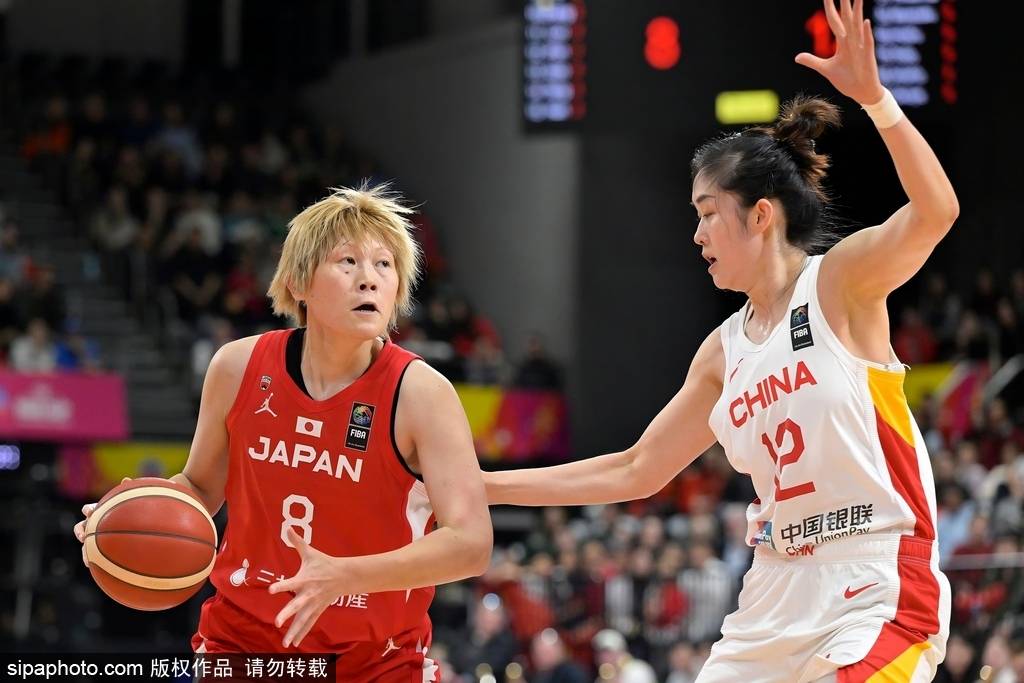 组图:中国女篮战胜日本夺冠 李梦振臂庆祝-搜狐大视野-搜狐新闻