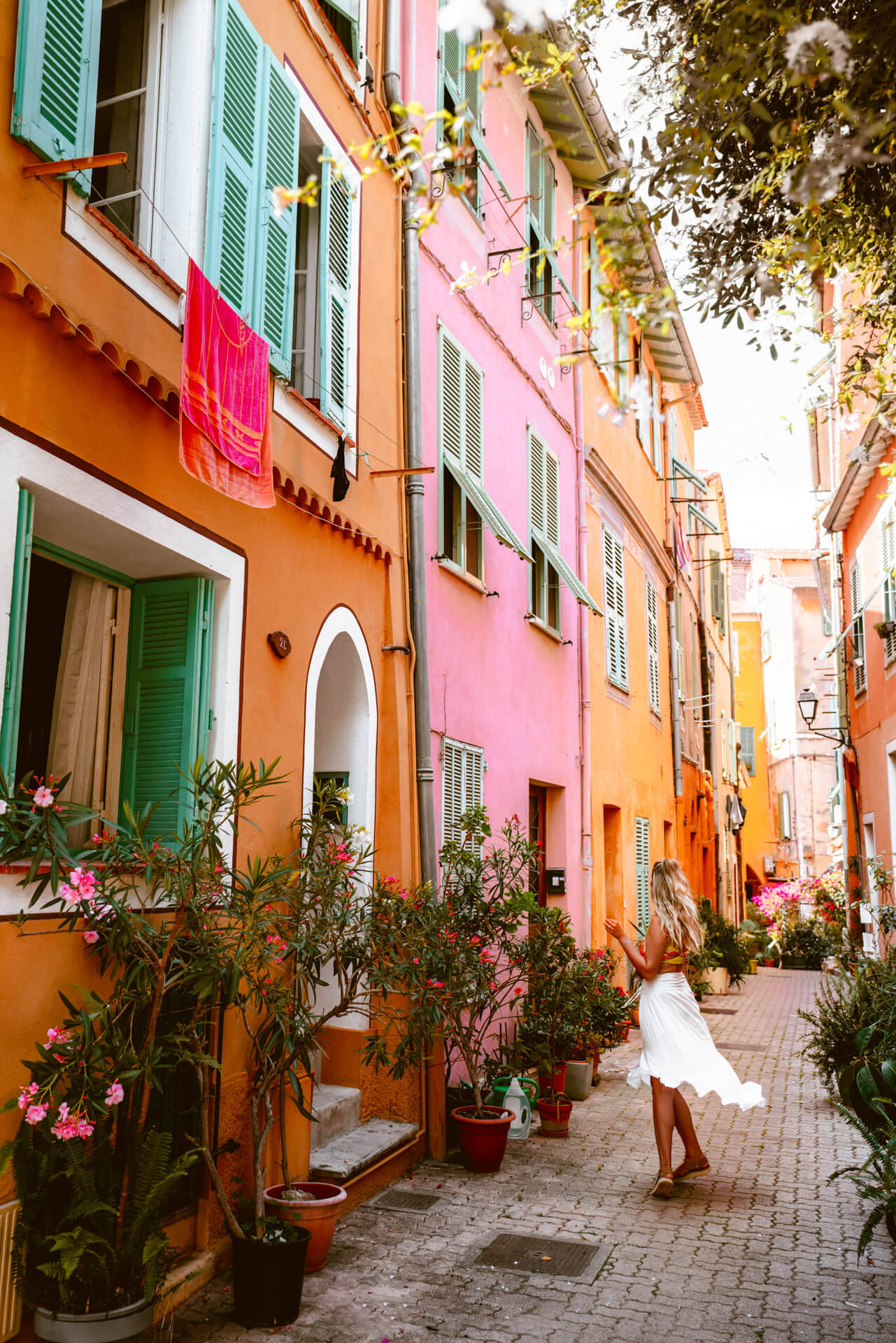 滨海自由城:参观法国南部最多彩的小镇_老城区_世纪_海滩