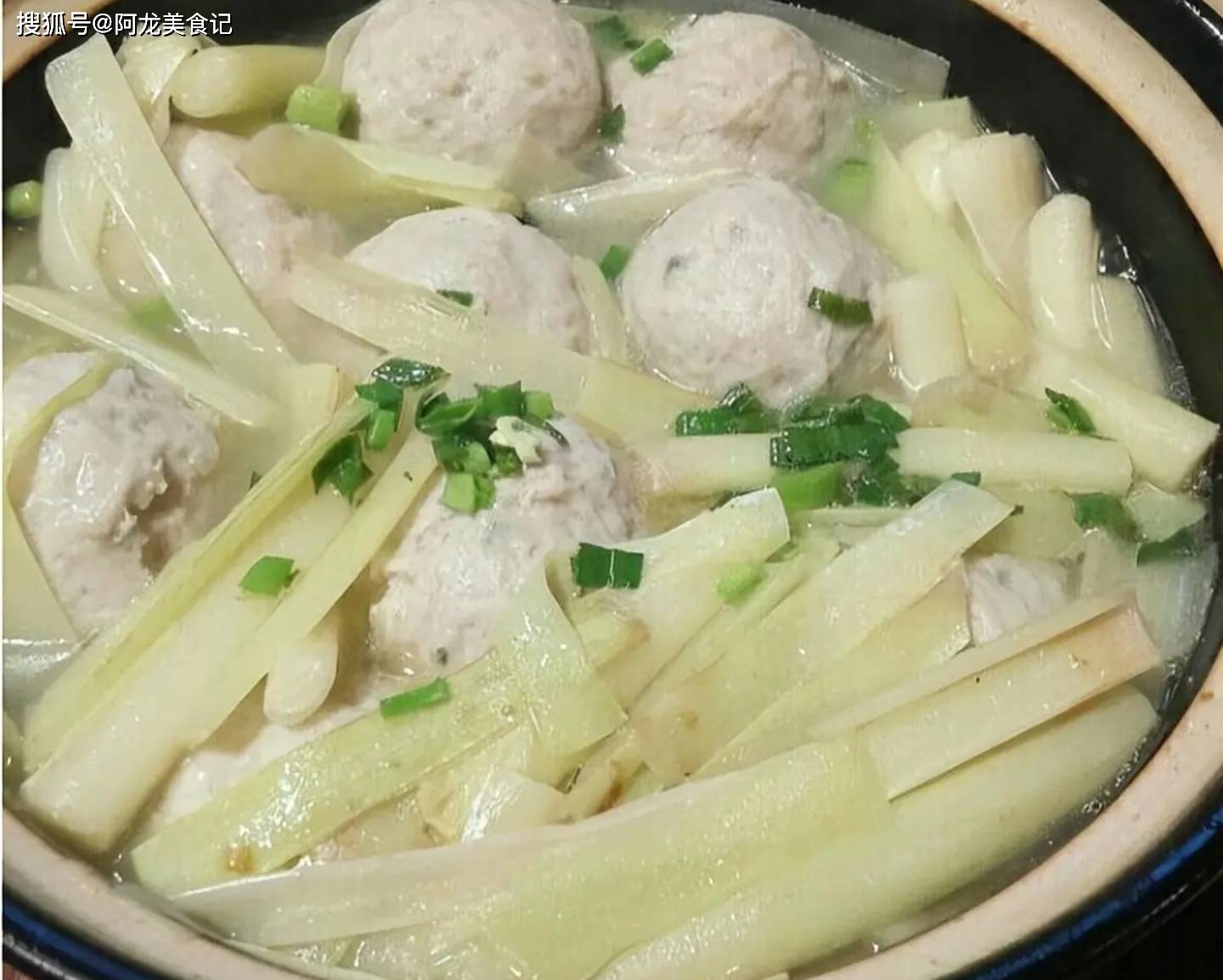 河南男子去淮安旅游,点了一份软兜长鱼面,价格吓到"怀疑人生"_美食