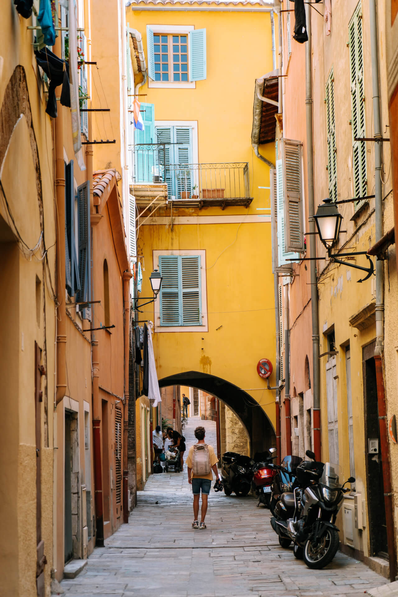 滨海自由城:参观法国南部最多彩的小镇_老城区_世纪_海滩