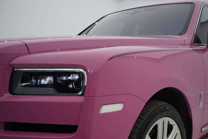 厦门尊享会汽车贴膜 劳斯莱斯库里南贴郁金香粉改色膜_粉色_颜色_活力