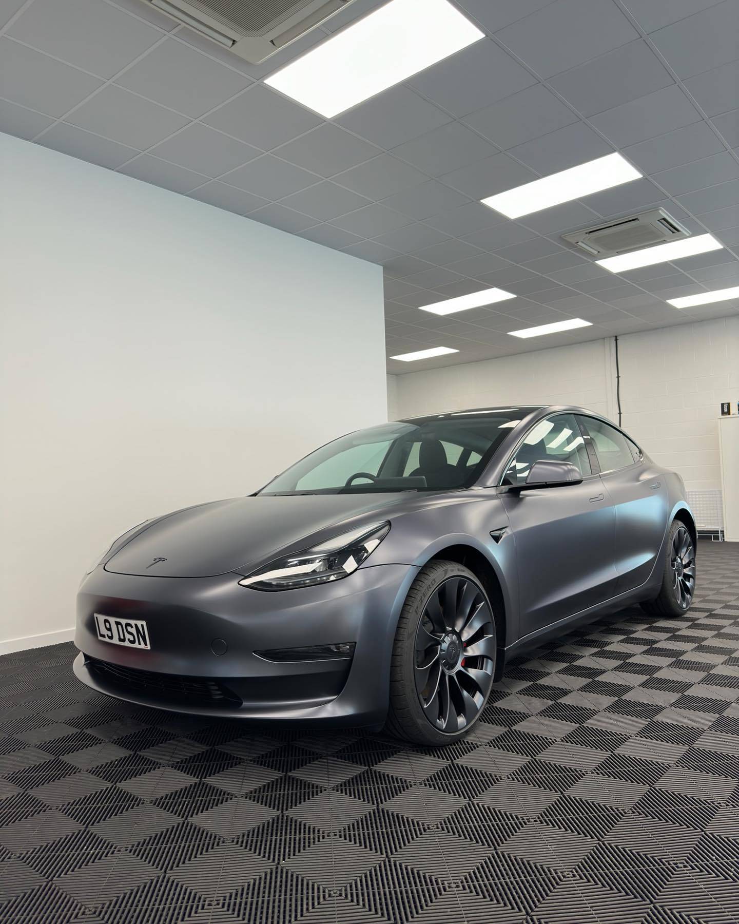 特斯拉高性能版model 3 dual motor装贴xpel隐形车衣_搜狐汽车_搜狐网