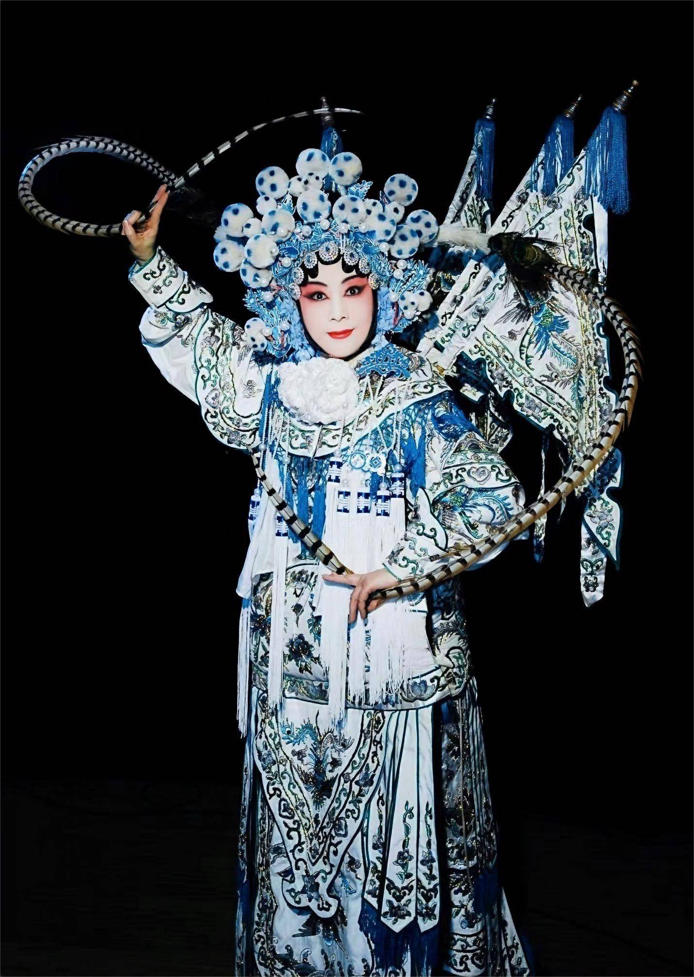 为有琼枝秀芳菲——记【梅花奖】得主扬剧名家徐秀芳_江苏省_王昭君