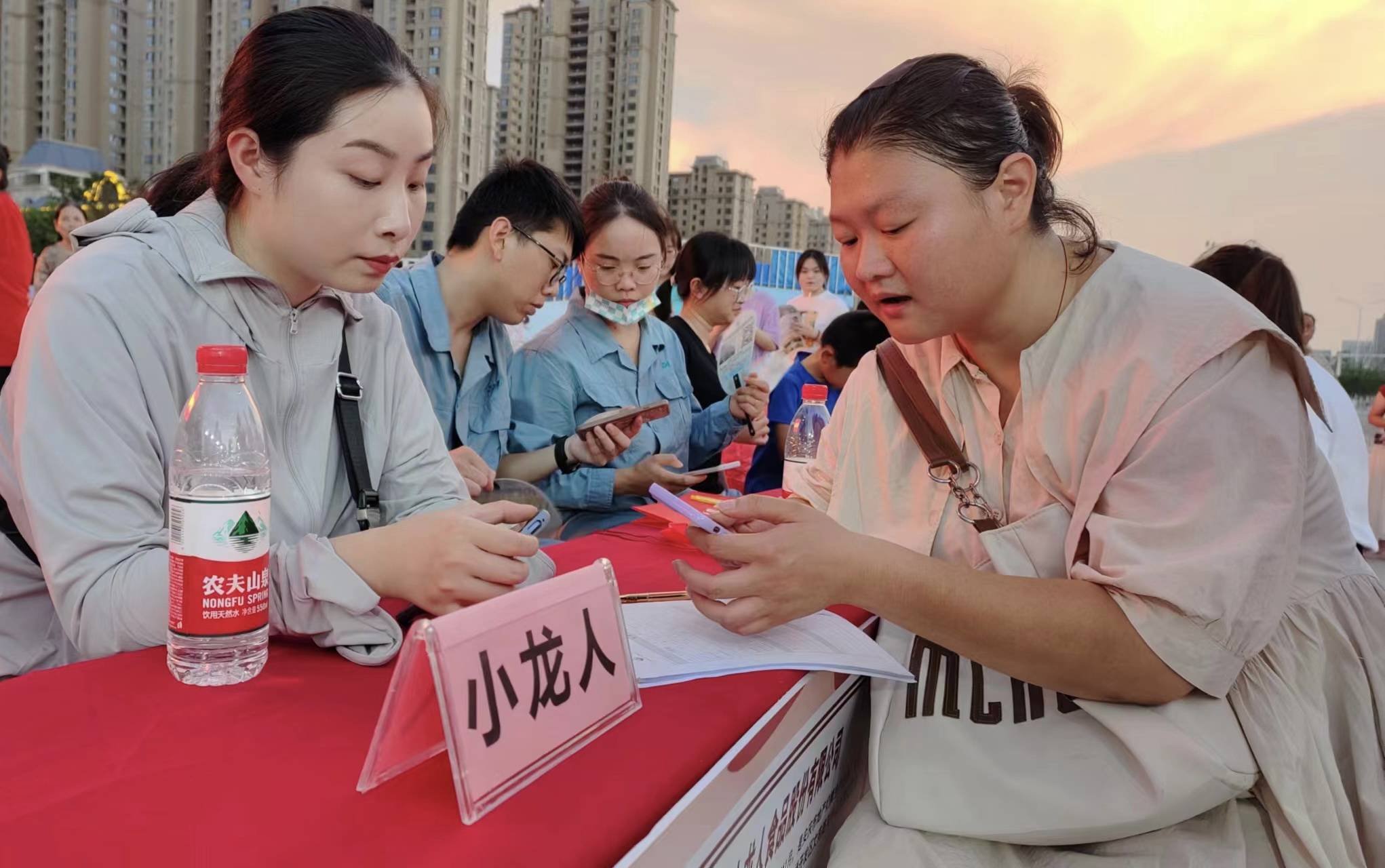 安庆市宜秀区人才夜市暨高校毕业生专场招聘会_企业_求职_岗位