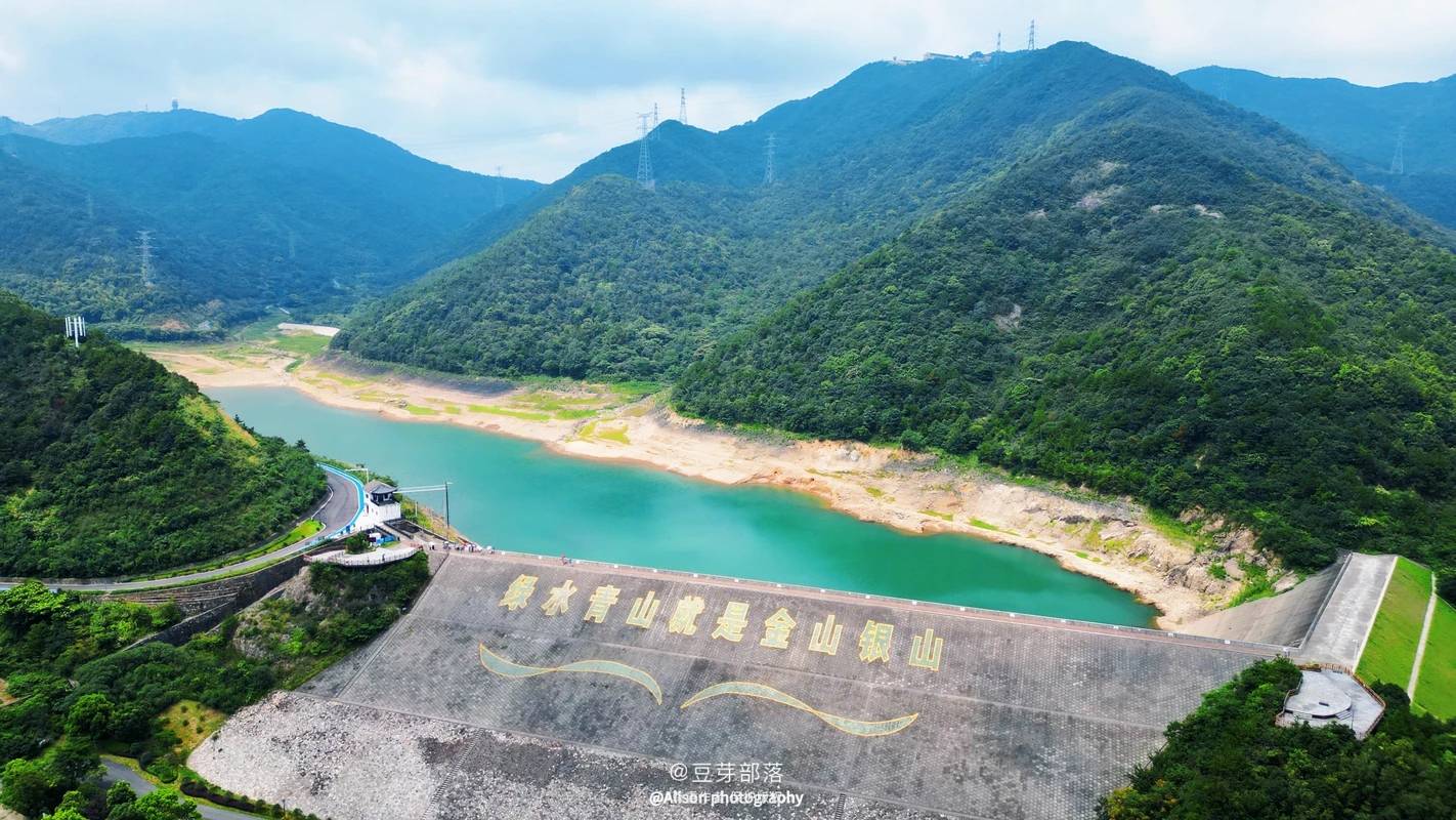 定海区干览镇双龙路21号21566南洞艺谷:定海区干览镇新建村新建