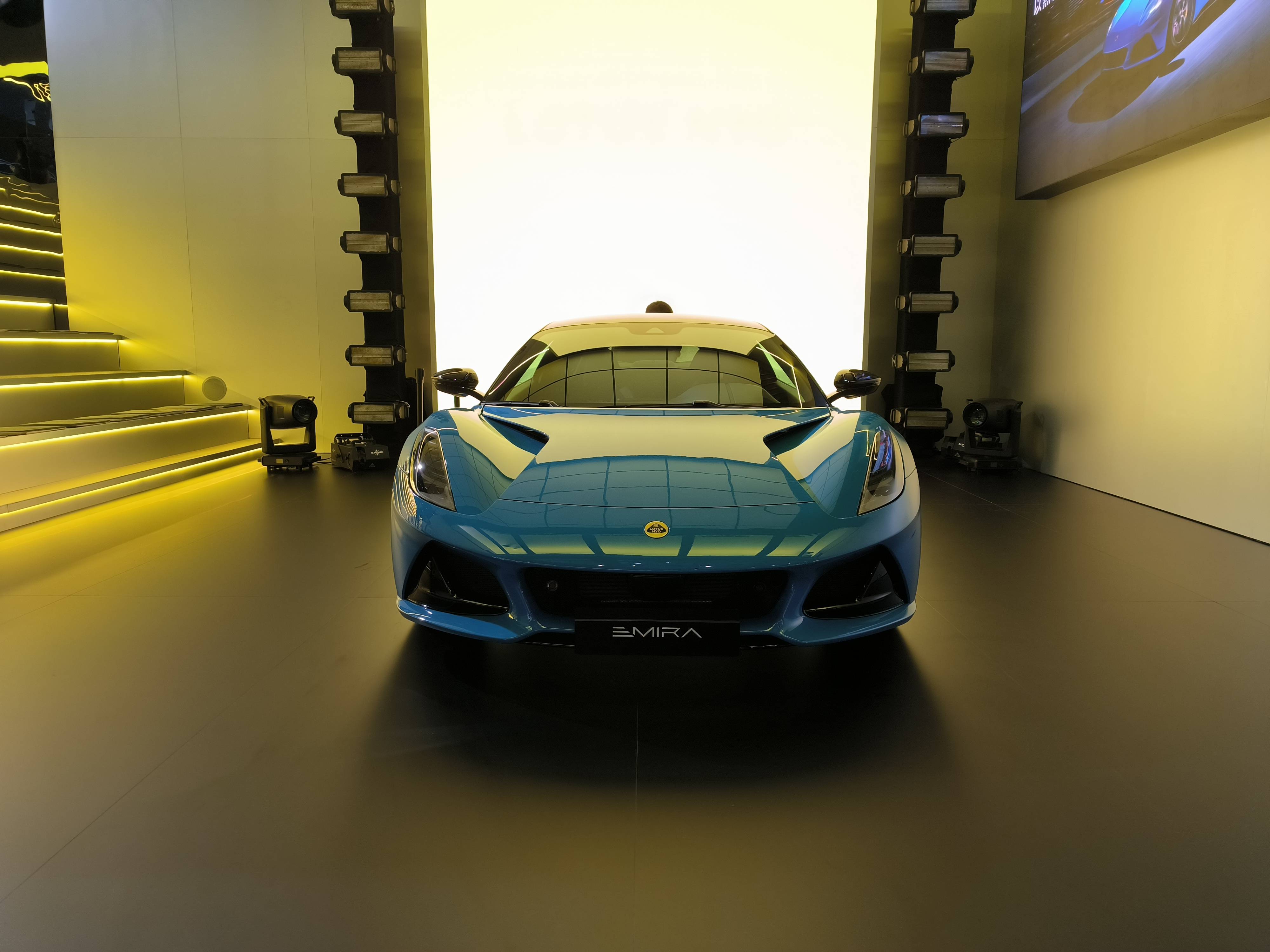 28万元起 路特斯emira i4 first edition重启预定_搜狐汽车_搜狐网