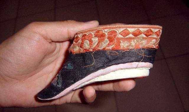 历史上对女性伤害极大的陋习,三寸金莲_妇女_女人_女子