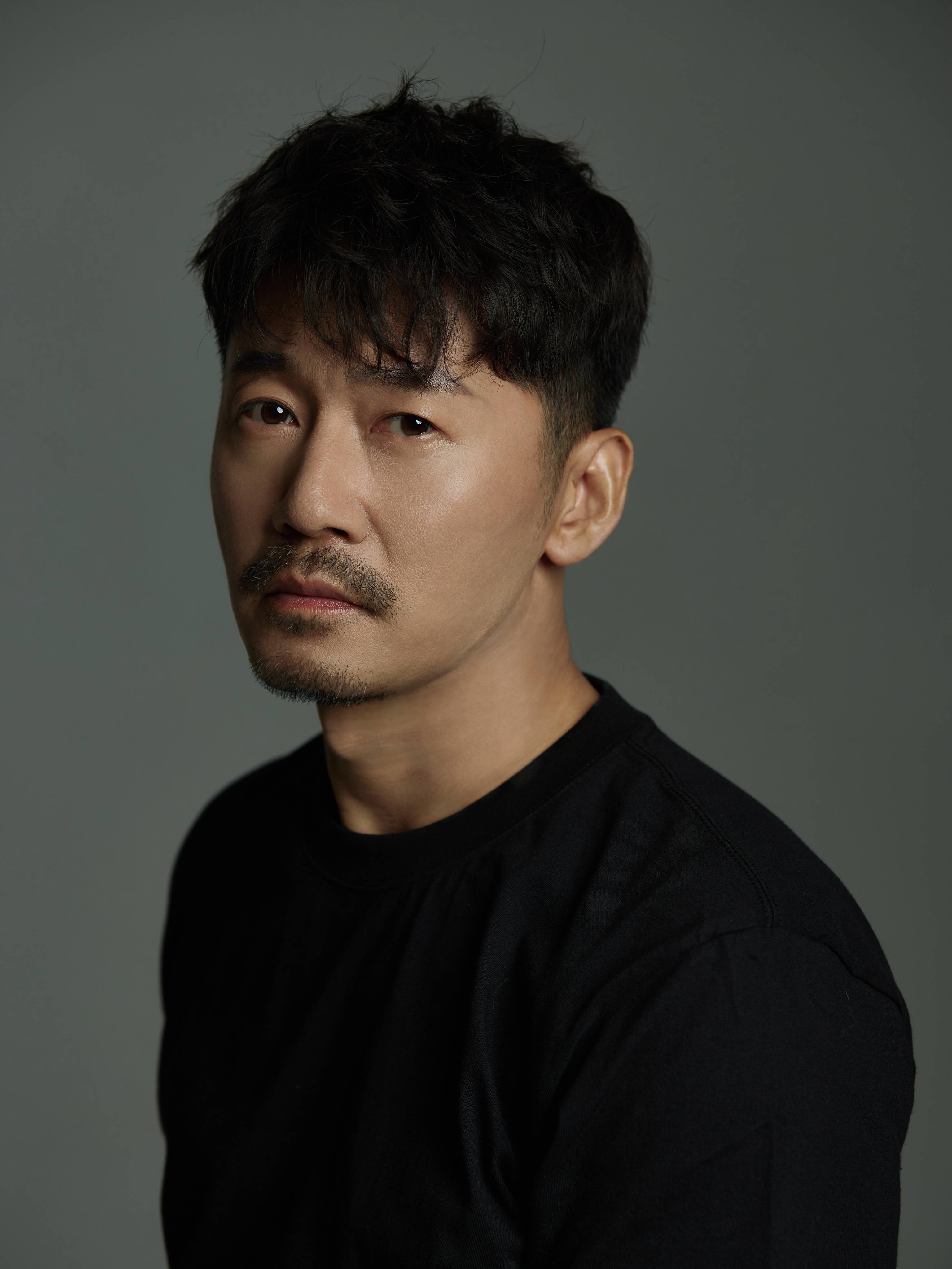 嘉·news |肖聪休闲雅痞大片释出 新剧挑战反派总裁引关注_传媒_热播