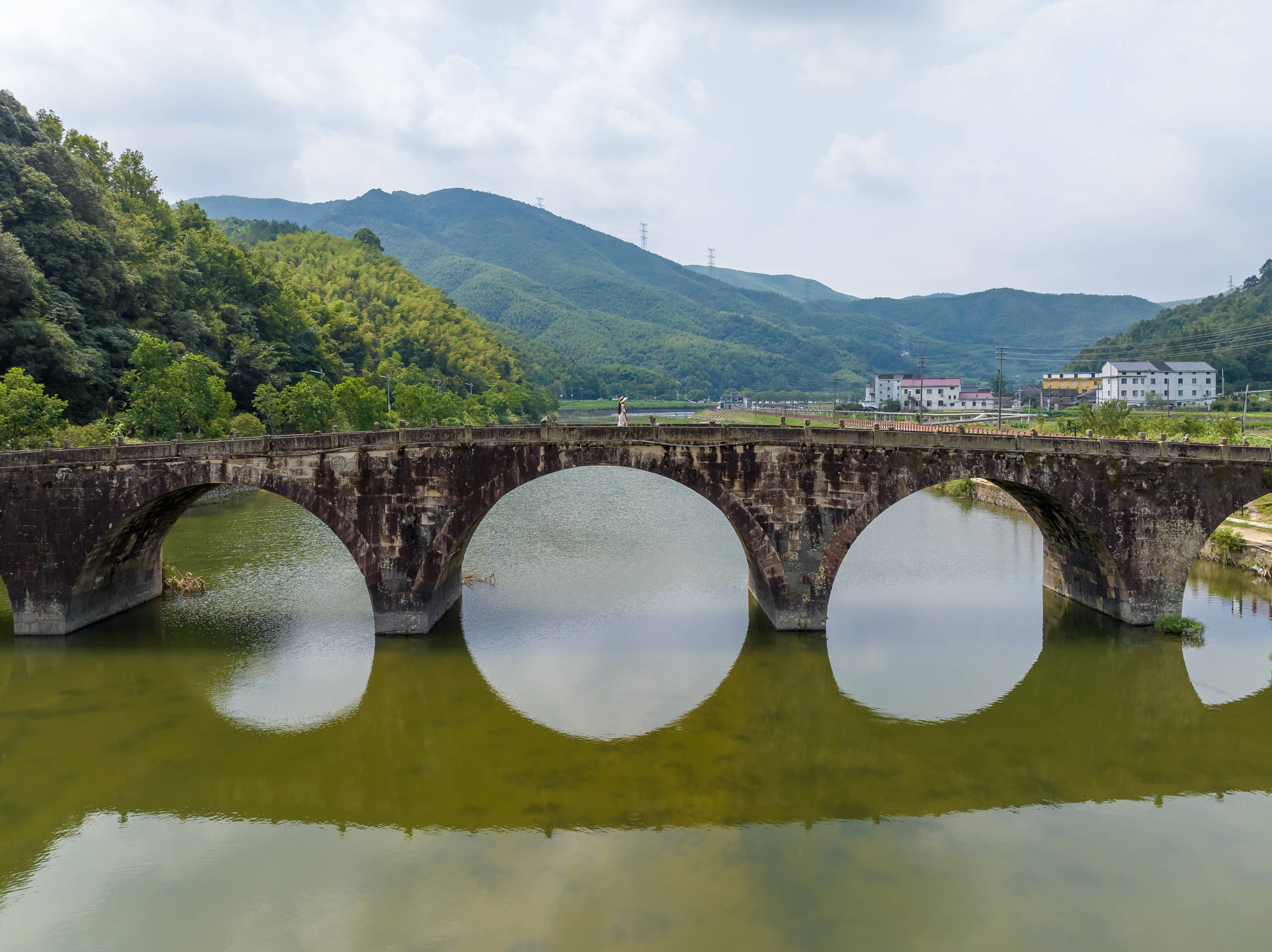 奉化大堰村,群山怀抱的千年古村落