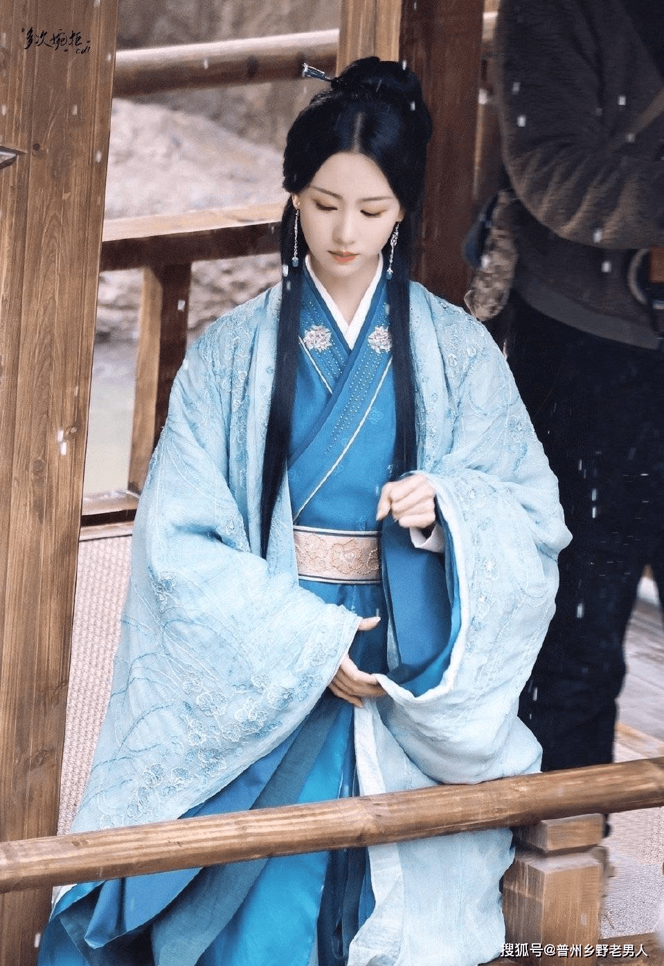 陈都灵《云之羽》雪中撑伞,展现古典美人的悲怆与傲骨_兰夫人_母亲