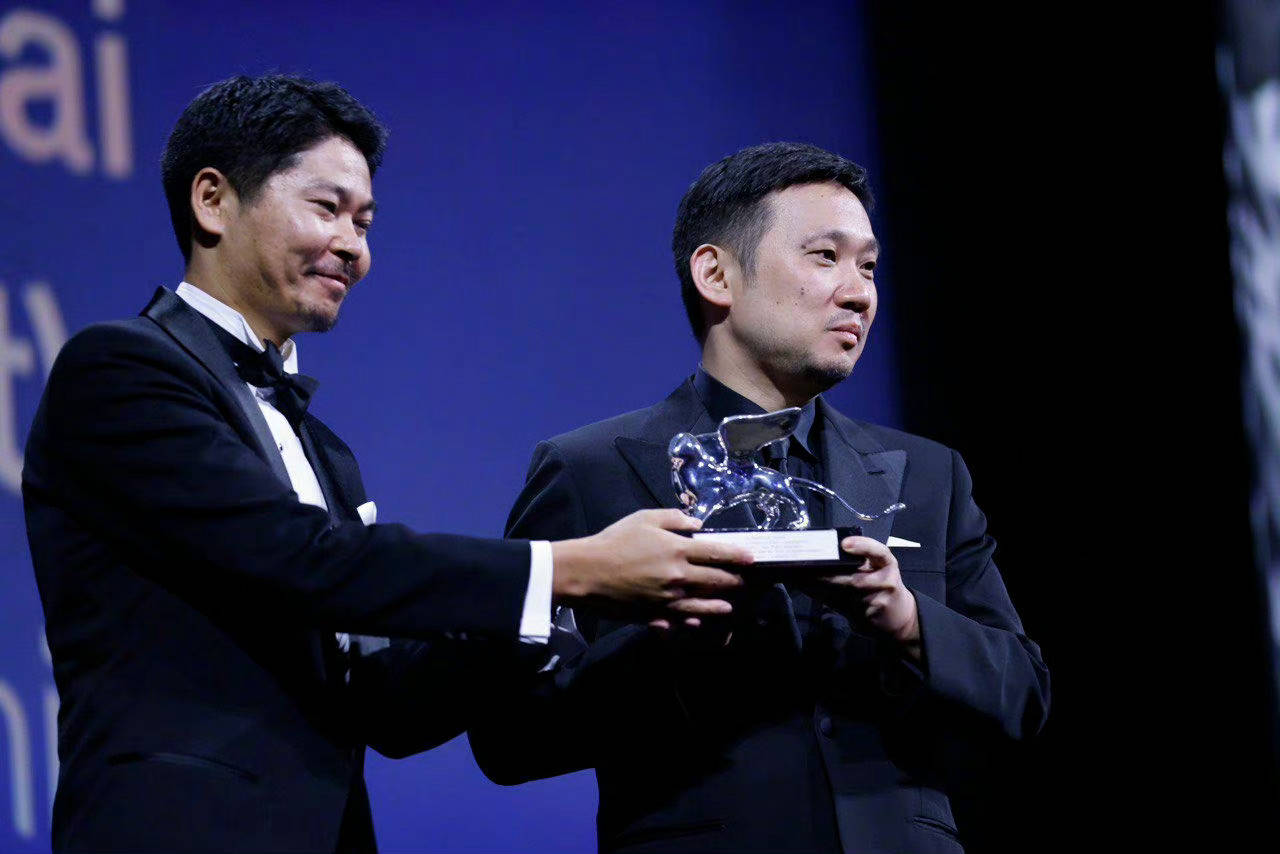 第80届威尼斯电影节获奖名单揭晓 欧格斯《可怜的东西》夺最佳影片