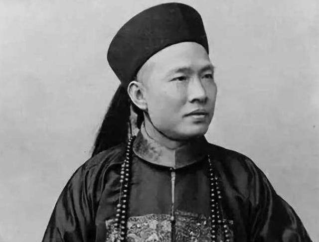 陈季同祖籍福建侯官,字"敬如"号"三乘槎客",在公元1867年考入了左宗棠