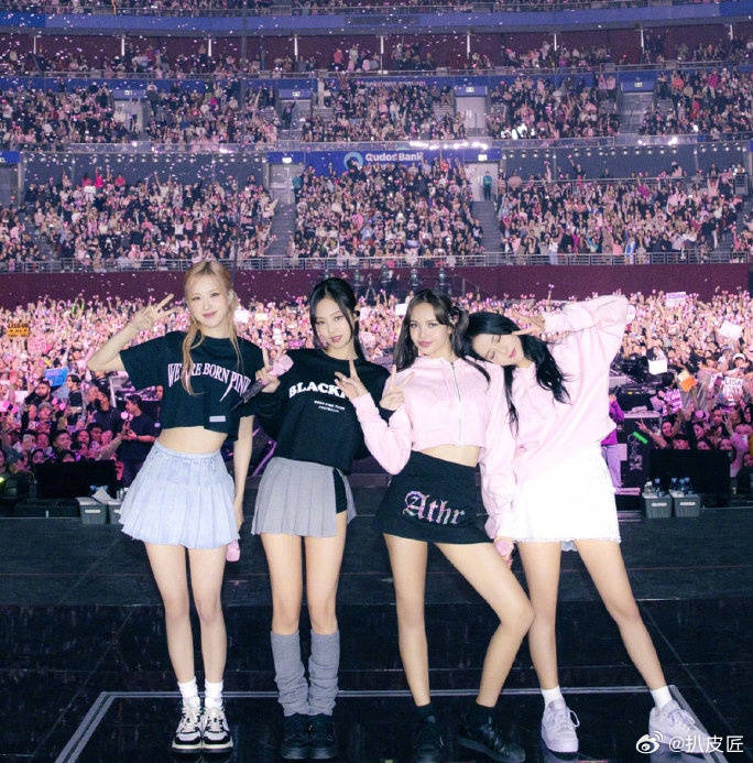 网传blackpink成员jennie,朴彩英,金智秀都会去看lisa的疯马秀表演!