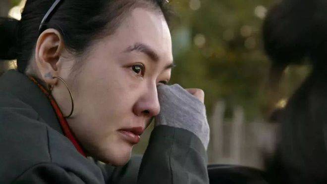 小s含着眼泪悲伤地官宣:家里出了大事儿了!
