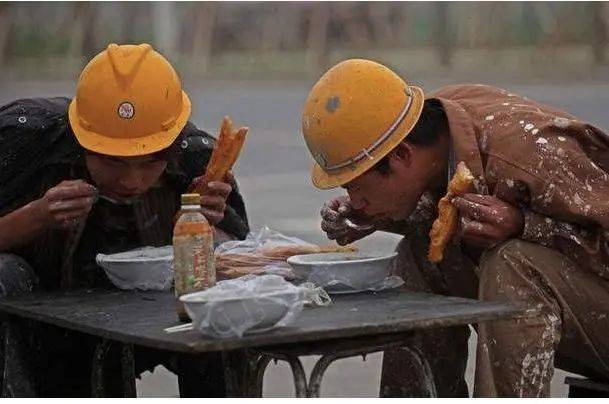 嫌贵被怼,谁能共情打工人心酸?_工作_直播_岗位