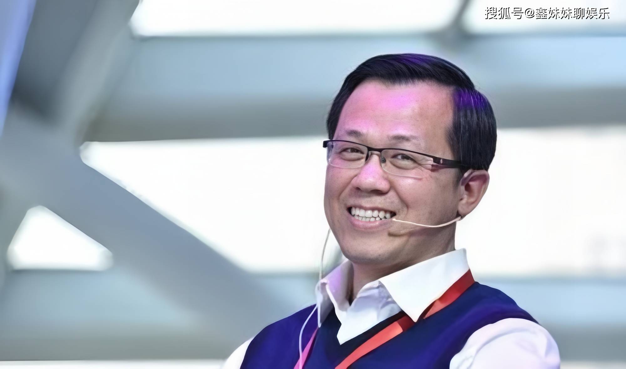 卓伟曝光男演员丑闻,r姓男演员成热门关注焦点,网友纷纷热议_猛料