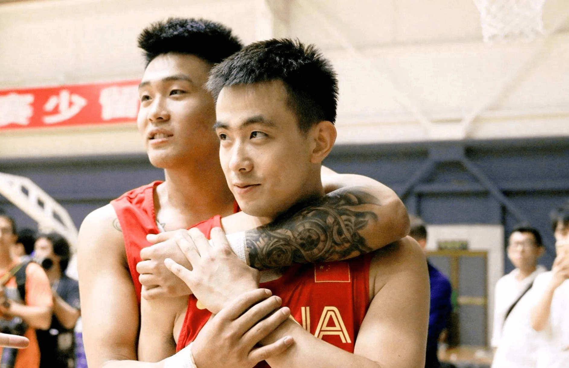 9月25日,中国男篮传来周琦,赵继伟,赵睿,付豪,崔永熙的消息_开幕式