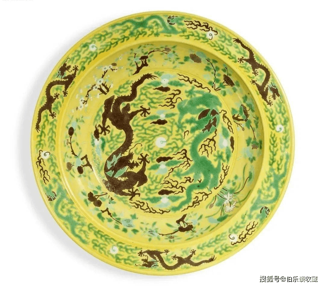 1278万！不愧是乾隆御窑「青花抱月瓶」，堪比“金砖”！_搜狐网