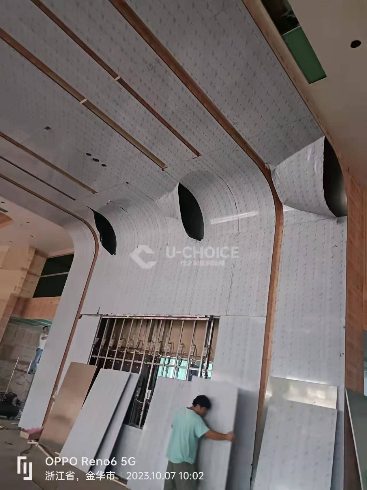 苹果砂不锈钢蜂窝板弧形墙板吊顶结合舒适与质感并存