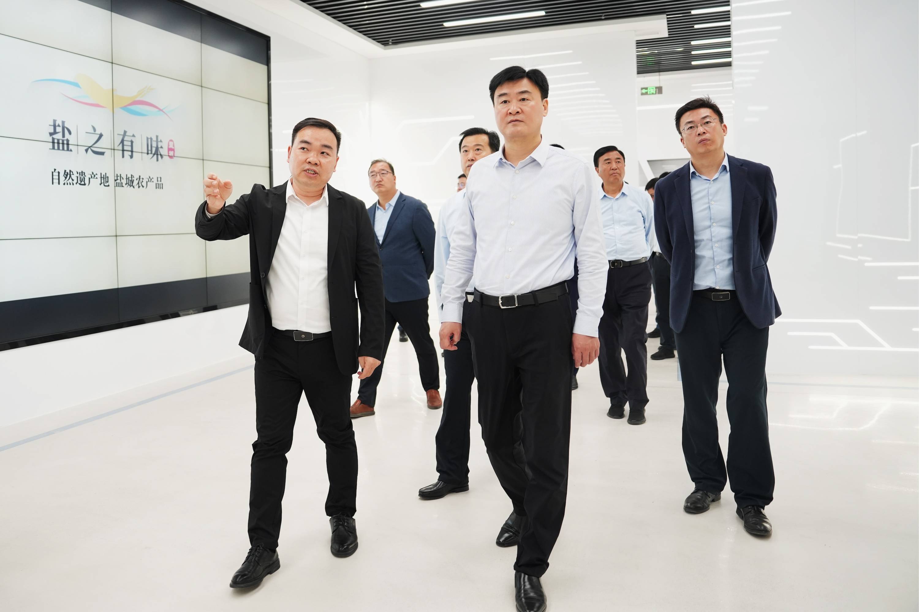 盐都区委副书记,区长马正华调研华东农产品交易中心