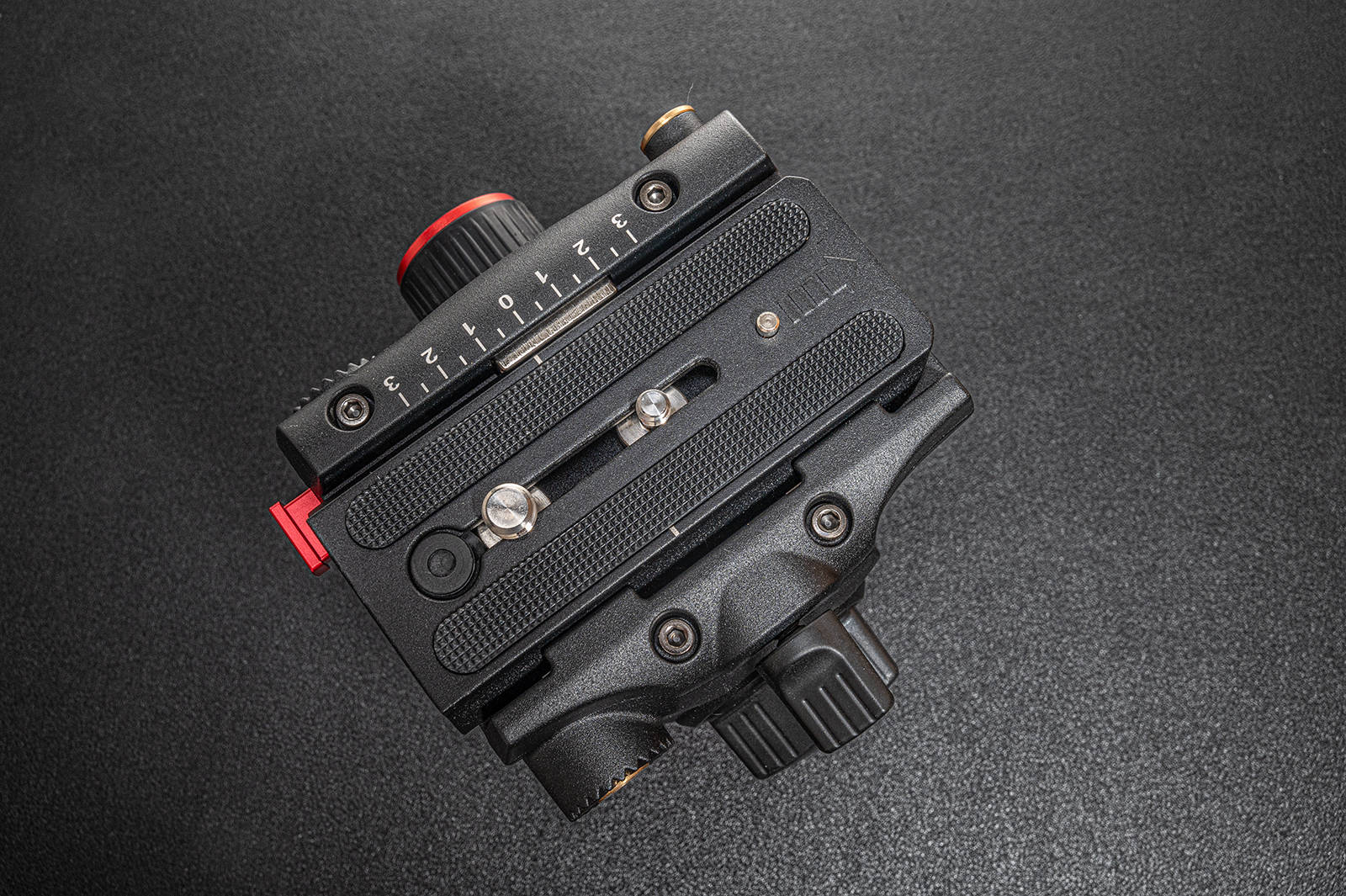 三脚架稳定器秒切换,干活就要便利,入手纽尔gm006液压云台_调节_运镜