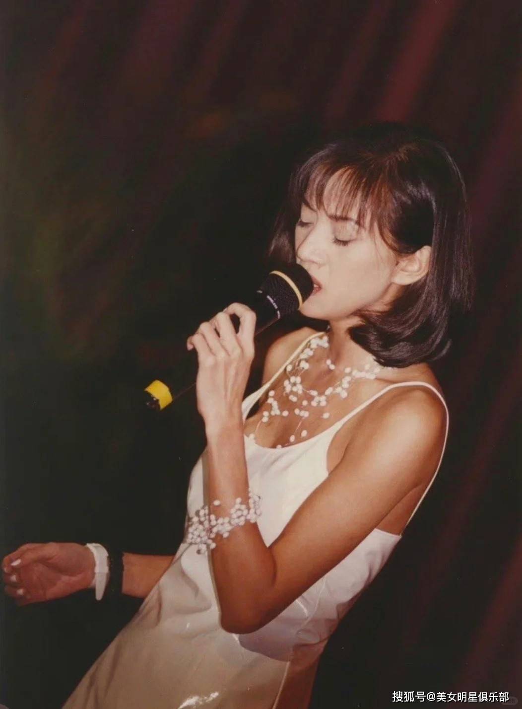 美得一塌糊涂!那年的梅艳芳,性感得无与伦比!_音乐_巨星_乐坛