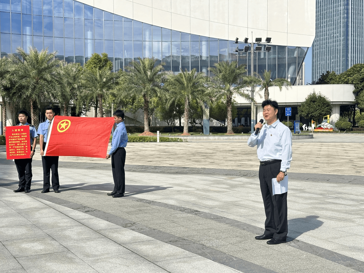 柳州机务段开展新职工红色文化主题团日暨2023年新团员