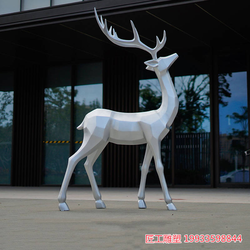 玻璃钢银色抽象鹿雕塑 几何切面鹿雕塑_进行_象征_艺术