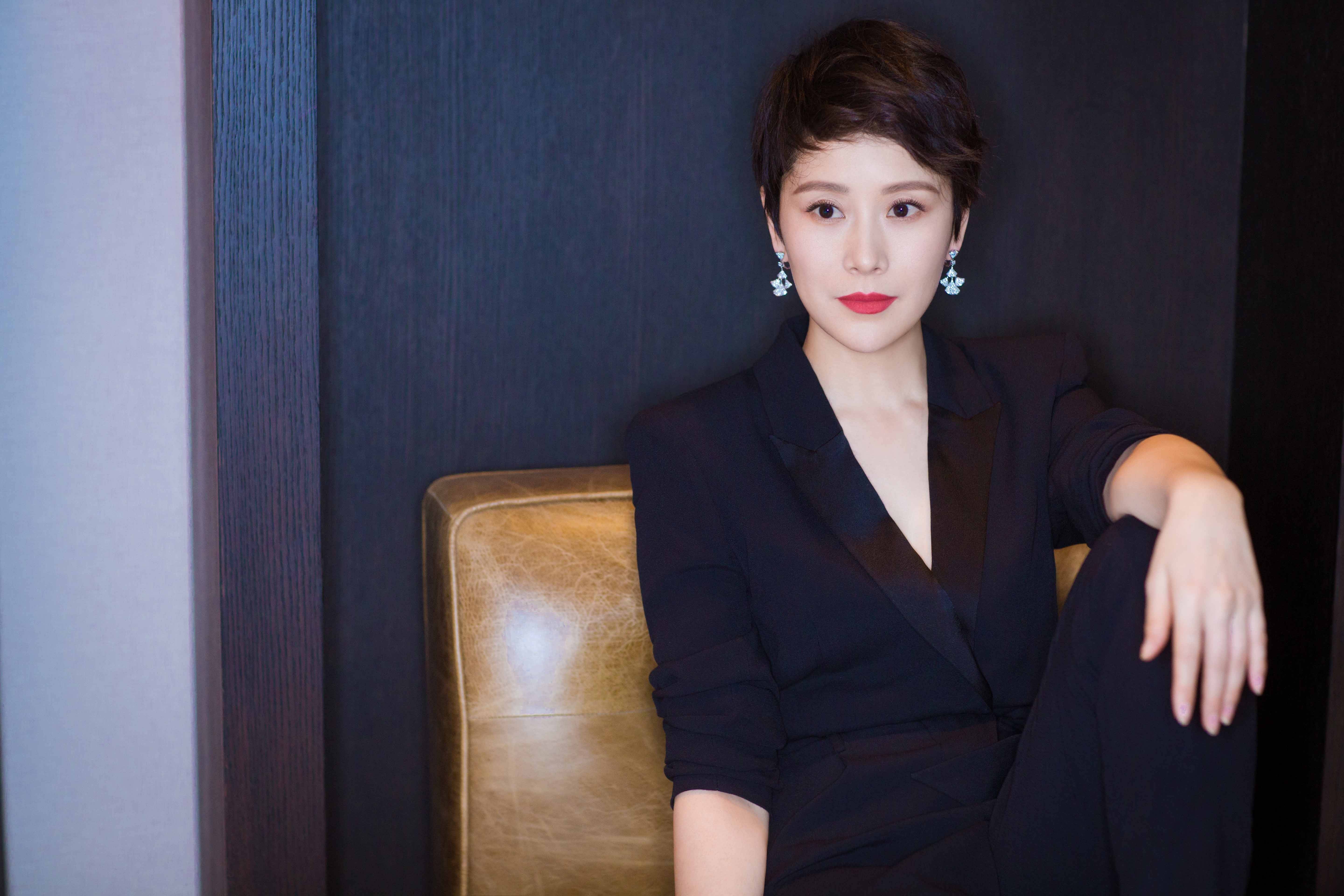 海清经纪公司:上海光拓文化发展有限公司海清经纪人海清肖像代言多少