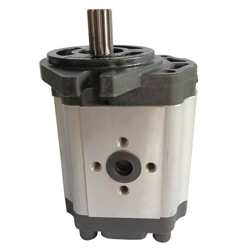 齿轮式机油泵主要由主动齿轮,从动齿轮,主动齿轮轴,从动齿轮轴,泵体