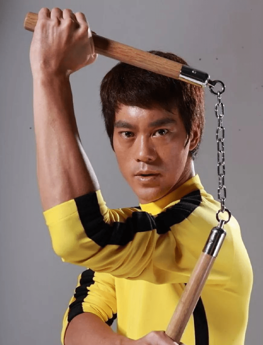 靠扮演李小龙身价过亿,迎娶黑道千金后淡出娱乐圈,儿子取名陈真