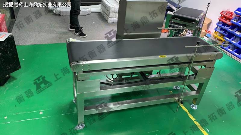 流水线动态剔除称重机/高精度检重秤_生产_进行_物体
