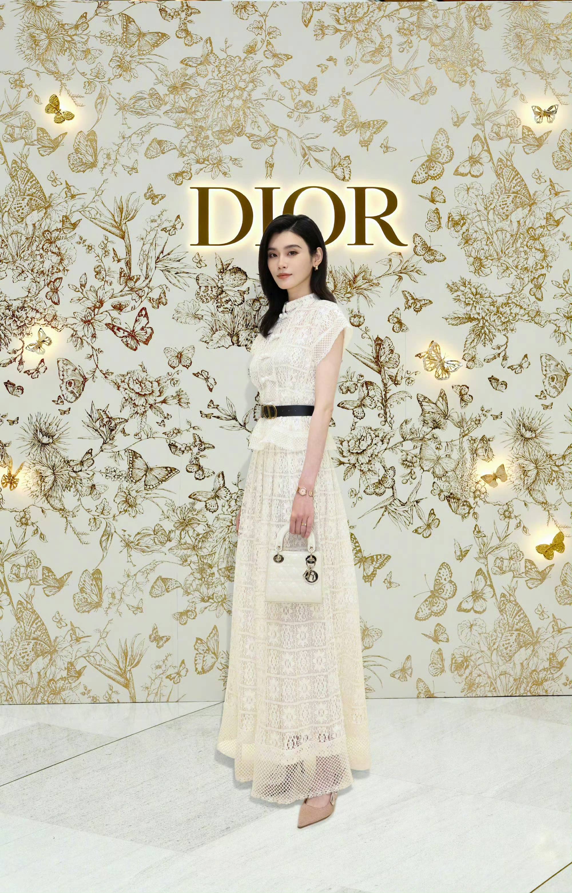 与"小姑子"同秀鸽子蛋,二胎后身材姣好,奚梦瑶的婚姻,没有宫斗只有