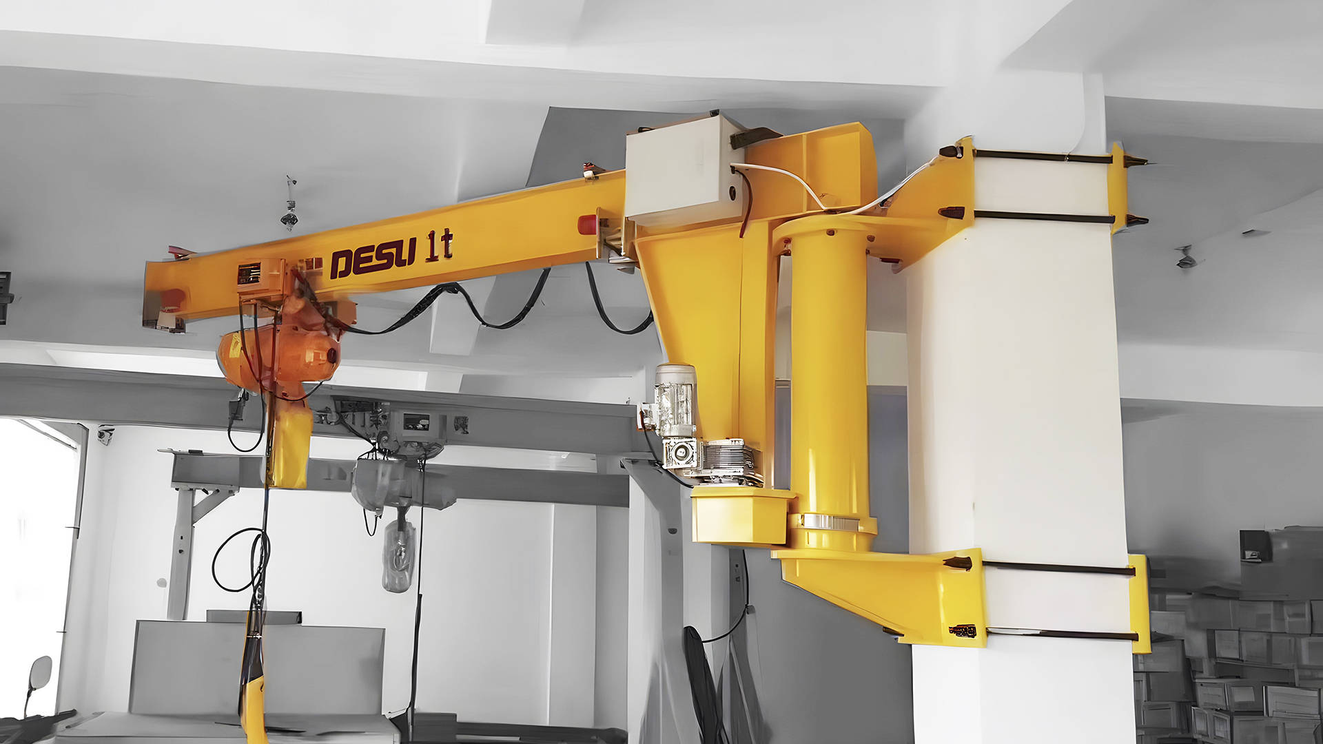 墙壁吊方案是一种省空间的悬臂吊方案,具有安装简单,操作方便,节省