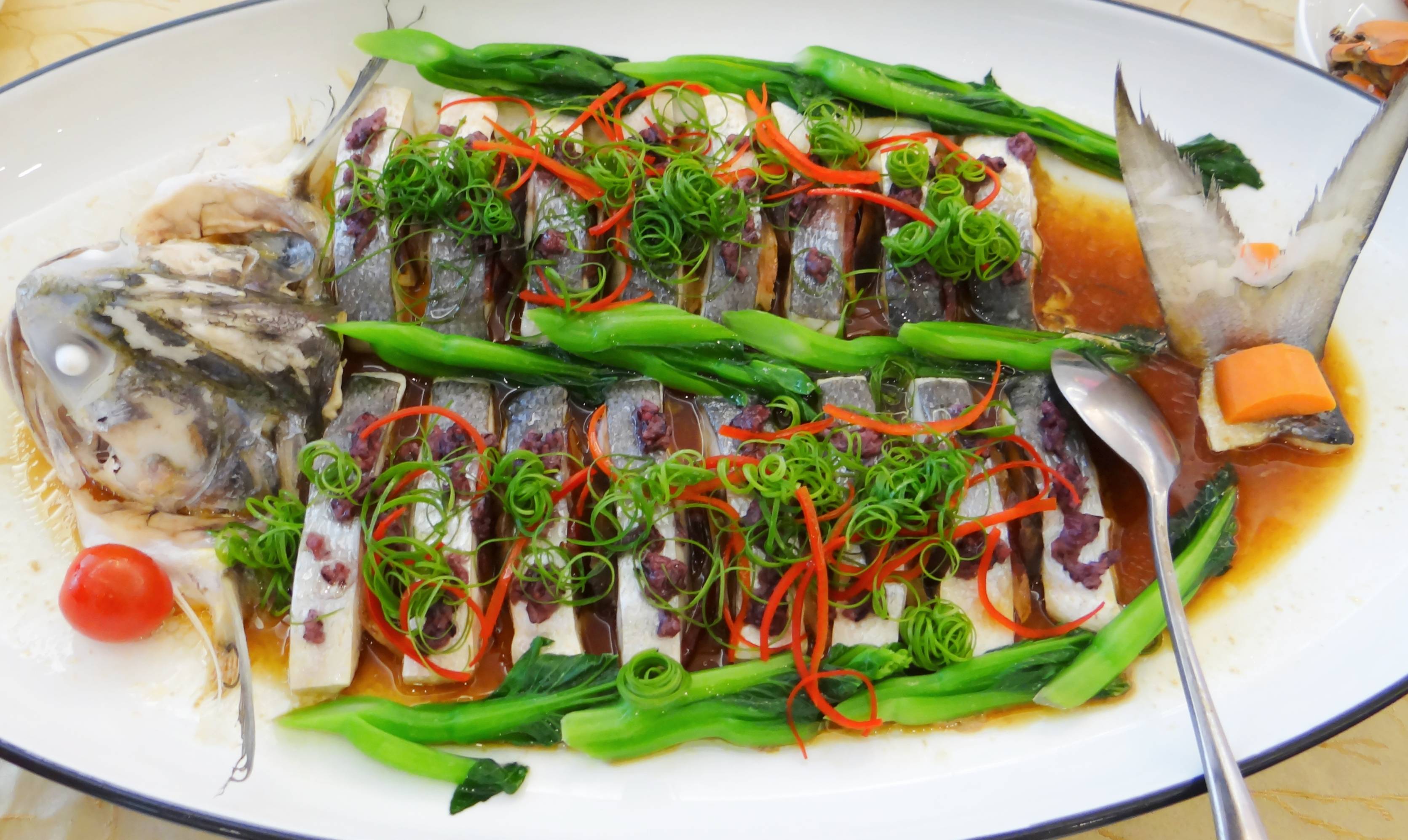 6)锦绣刺身7)参生百财(猪婆参扣花胶)8)风生水起(排骨)9)金枝玉叶