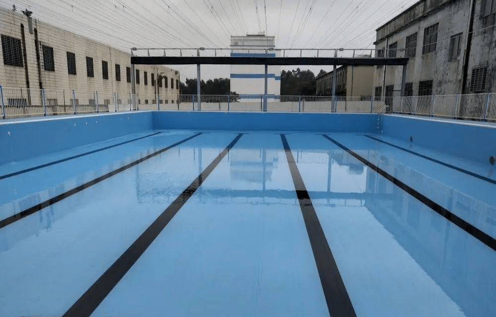 钢结构泳池与防水胶膜的完美搭配钢结构胶膜泳池为热镀锌钢板工艺