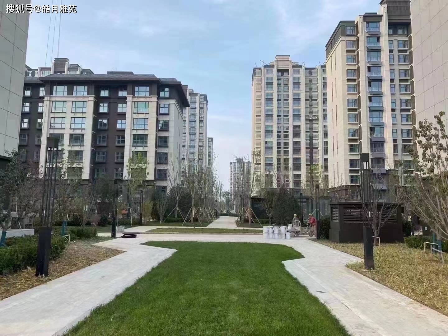 高,现房即买即住方便快捷,地段上在燕郊燕郊潮白大街地铁站一公里附近