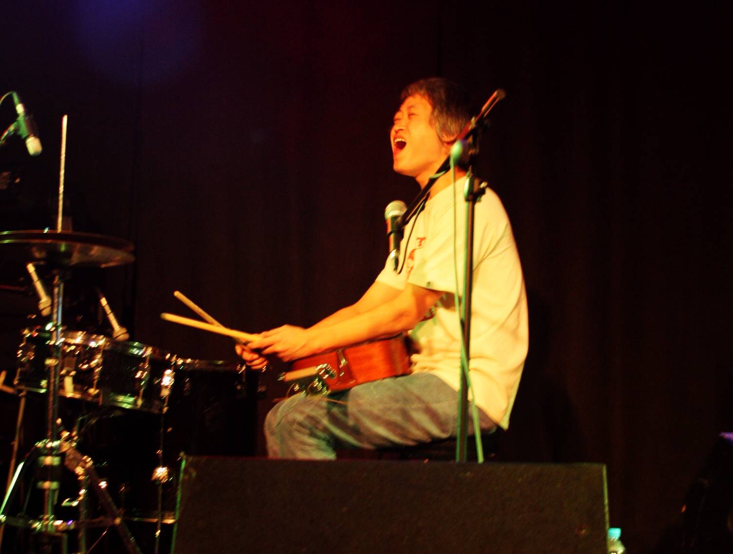 加入到李铁桥倡导组织的北京自由即兴同盟——个以自由即兴音乐为主