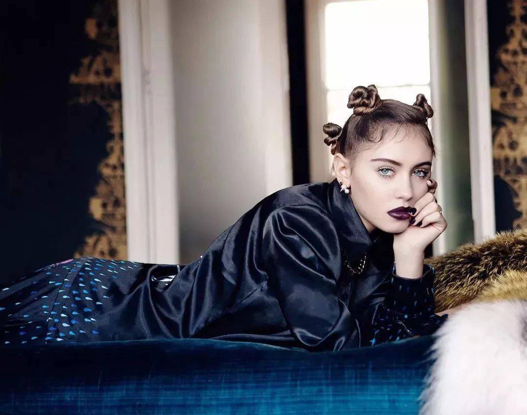 身高只有161的她,靠神颜横扫时尚圈!_iris